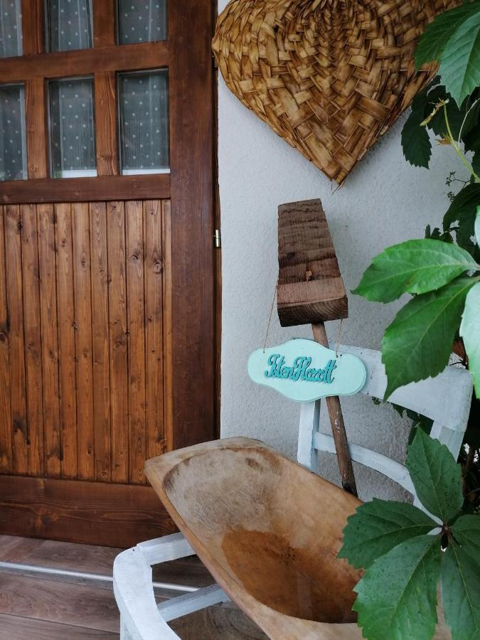 Menta Apartman Mezőkövesd Exterior foto