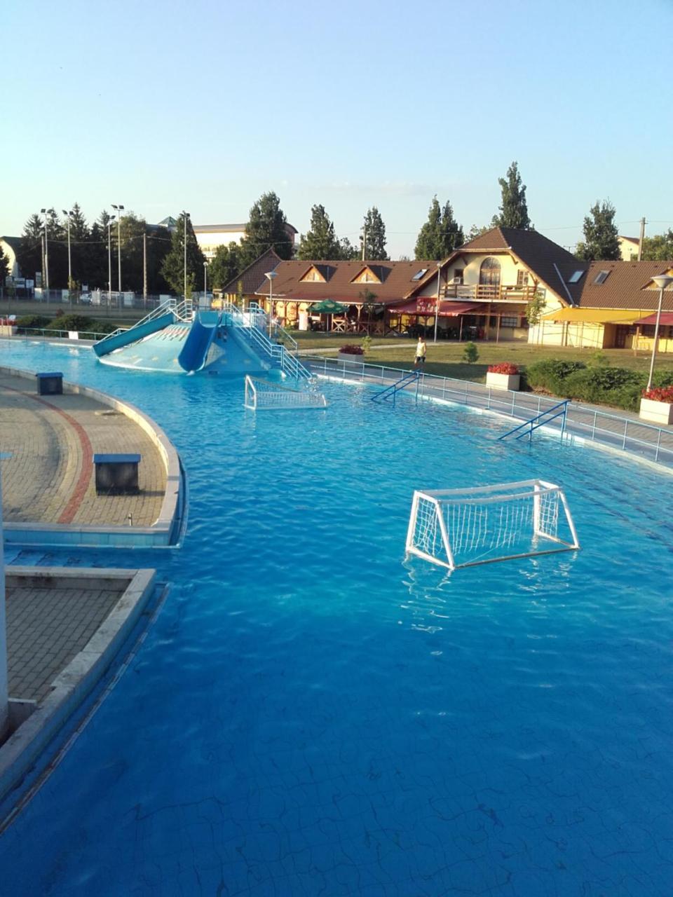 Menta Apartman Mezőkövesd Exterior foto